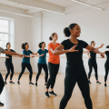 découvrez les meilleurs cours de danse et studios animés en île-de-france pour tous niveaux. apprenez à danser tout en vous amusant dans une ambiance conviviale et dynamique.